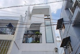 Bán gấp nhà quận Phú nhuận: 4.3 tỷ - Nguyễn Lâm-Phú Nhuận - TpHồ Chí Minh - DT: 35m - 3 tầng- BTCT, nhà còn mới khách mua vào ở ngay với 3 phòng ngủ-