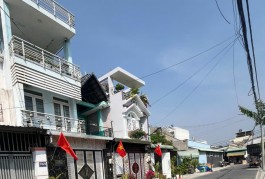 Nhà MT 4pn trệt lầu, 4x20m, hẻm 8m thông, giá siêu rẻ 7.5tr