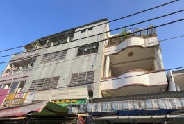Giá mềm nhất quận 11: 19.8 tỷ -TRẦN QUÝ - DT: 88.M - 4X22M- 4 tầng gồm 1 trệt , 1 lửng , 2 lầu sân thượng . Có 4 PN- LH: 077 888 5818 -077478 5818