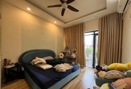 Giá mềm nhất quận Phú nhuận: 11.9 tỷ - HUỲNH VĂN BÁNH - DT: 76.8M - 4M X 19.2M - 4 TẦNG - 4 PN- 4WC -LH: 077 888 5818 - 077 478 5818 CHUYÊN BĐS SÀI