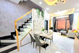 Bán gấp nhà đẹp quận 1: 5,65 tỷ - Trần Khánh Dư - Đất 32m2 khuôn viên sử dụng 40m2- trệt lầu đúc 2 phòng ngủ, 2wc, full nội thất cao cấp -LH: 077 888