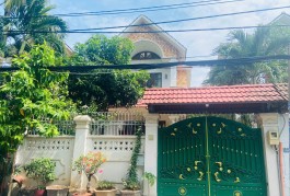 ban biet thu 15C Ngô Quang Huy, Thảo Điền, Quận 2, Tp. Thủ Đức.
-  DTKV: 203m2] - 65 TY