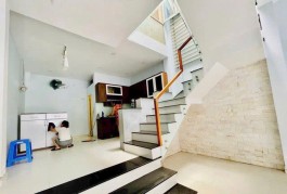 Bán gấp nhà Thủ Đức: 9.999 tỷ - Đường 8 - Hxh 4.5 x 11 Phân Lô khu Vip  -trệt lầu 2pn 2wc  -LH: 077 888 5818 - 077 478 5818 CHUYÊN BDS SAI GON