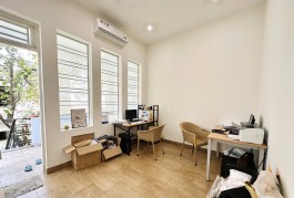 BÁN NHÀ CHÍNH CHỦ - ĐẶNG VĂN NGỮ - 81M2 - CĂN GÓC - HẺM XE TẢI - 4PN LỚN -