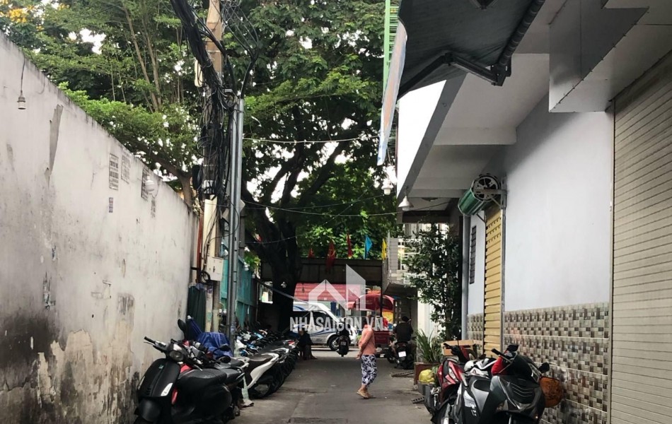 TRUNG TÂM [#BÌNH_THẠNH]- P21- HẺM XE HƠI ĐẬU CỬA - 4PN- CÓ SÂN ĐỂ XE PHÍA TRƯỚC- CHÍNH CHỦ LÂU NĂM.