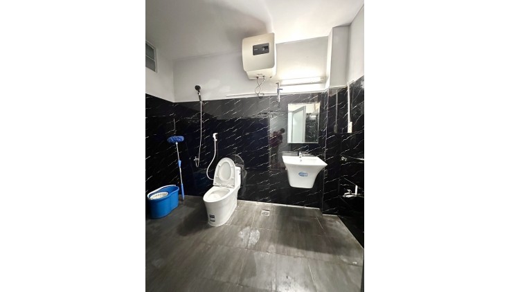 MẶT TIỀN KHỦNG - 102M2 NGANG 6M - 4 TẦNG BTCT - 9PN  9WC - LUNG LINH - DÒNG TIỀN KHOÁN GẦN 40TR - ĐANG KHAI THÁC CHDV CAO CẤP - SỔ ĐẸP.