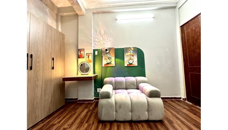 MẶT TIỀN KHỦNG - 102M2 NGANG 6M - 4 TẦNG BTCT - 9PN  9WC - LUNG LINH - DÒNG TIỀN KHOÁN GẦN 40TR - ĐANG KHAI THÁC CHDV CAO CẤP - SỔ ĐẸP.