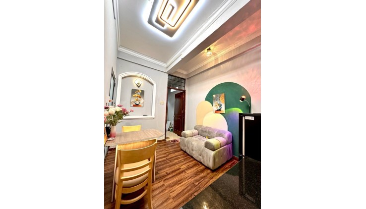 MẶT TIỀN KHỦNG - 102M2 NGANG 6M - 4 TẦNG BTCT - 9PN  9WC - LUNG LINH - DÒNG TIỀN KHOÁN GẦN 40TR - ĐANG KHAI THÁC CHDV CAO CẤP - SỔ ĐẸP.