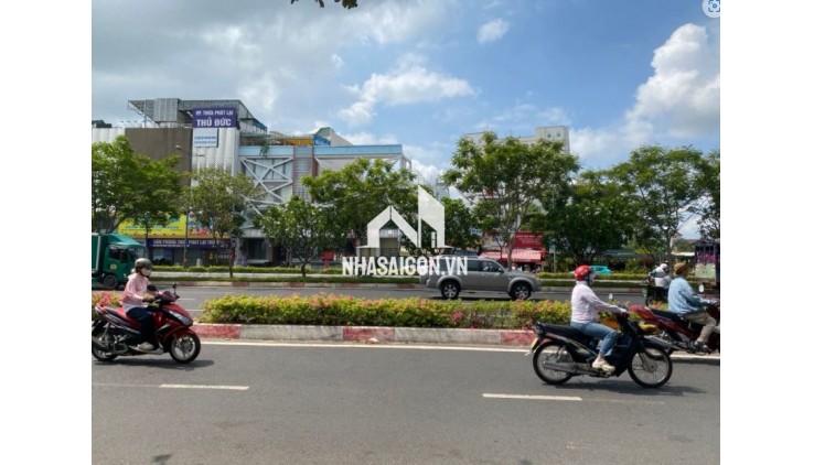 NHÀ ĐẸP Ở NGAY THỦ ĐỨC - ĐỔI DIỆN GIGAMALL - 3 PHÚT QUA BÌNH THẠNH CHỈ NHỈNH 3 TỶ