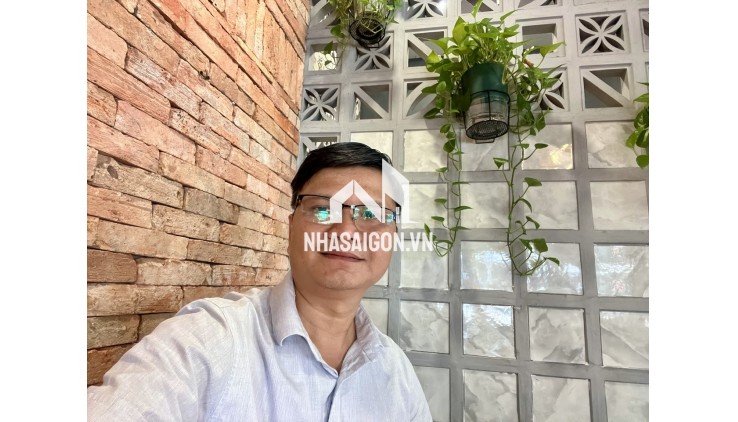 Nhà hẻm ô tô Quận 11, đối diện Đầm Sen. Diện tích 168m², thu nhập cho thuê 25 triệu/tháng. Sổ hồng riêng, giá nhỉnh 7 tỷ – thương lượng chính chủ.
