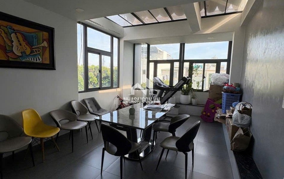 SIÊU PHẨM MẶT TIỀN KHU PHÂN LÔ - KHU VIP NGUYÊN HỒNG - MẶT TIỀN 12M TRẢI NHỰA - 4X18M - 4 TẦNG - 5PN MASTER - 6WC - TẶNG HẾT NỘI THẤT CAO CẤP - SỔ