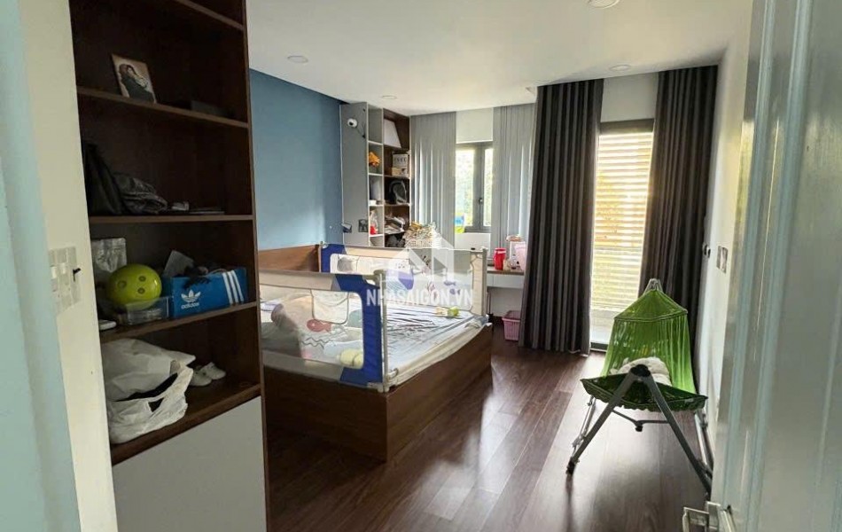 SIÊU PHẨM MẶT TIỀN KHU PHÂN LÔ - KHU VIP NGUYÊN HỒNG - MẶT TIỀN 12M TRẢI NHỰA - 4X18M - 4 TẦNG - 5PN MASTER - 6WC - TẶNG HẾT NỘI THẤT CAO CẤP - SỔ