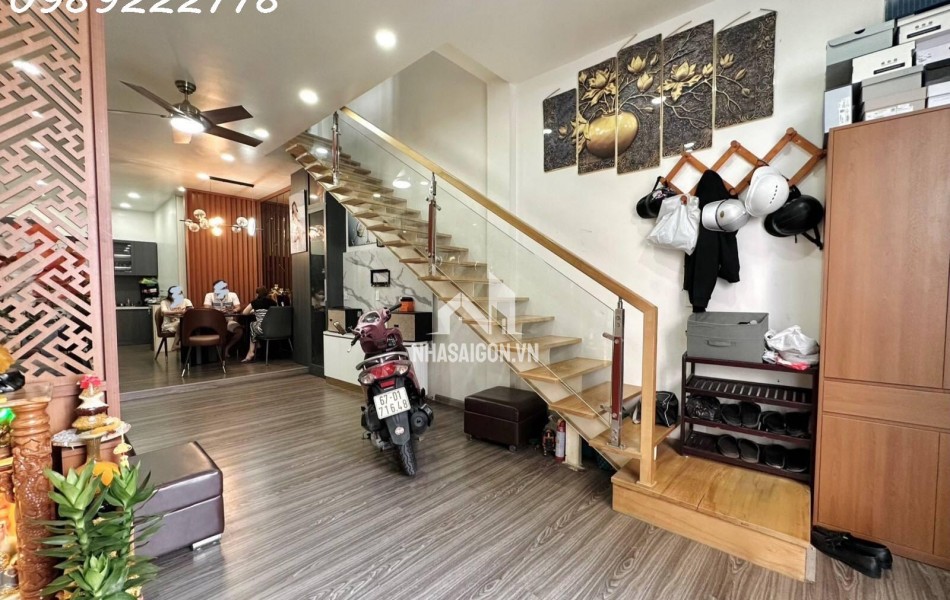 [#BÌNH_THẠNH]—GIÁP Q1, Đ. XVNT, P21 - HẺM Ô TÔ 4 CHỖ - 55M2 A4 - 3 TẦNG.