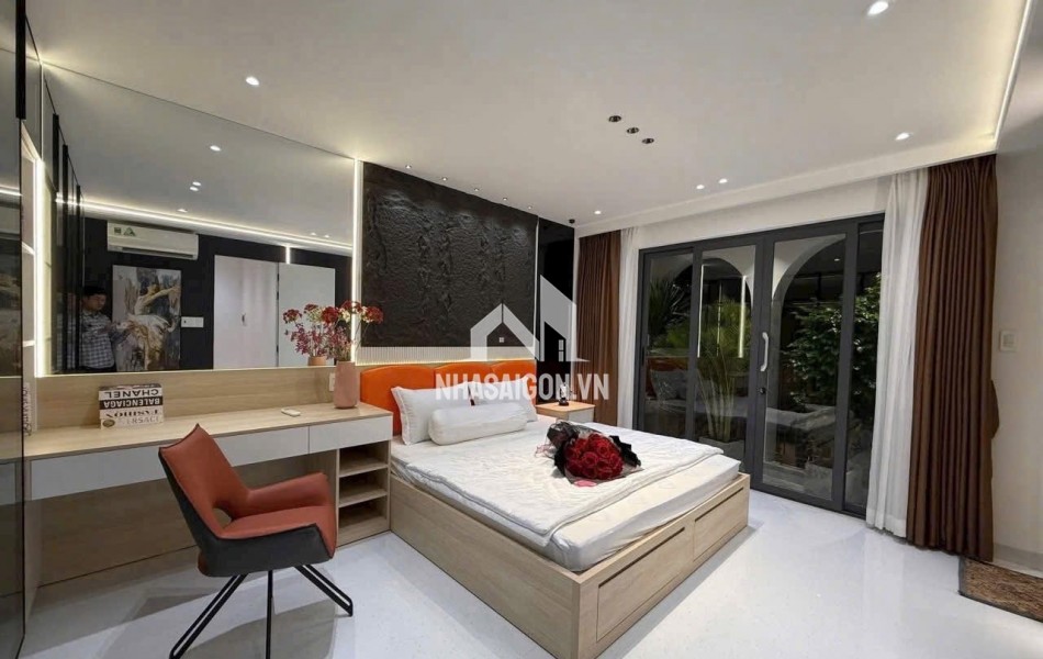 NHÀ ĐẸP HIẾM GẶP – ĐỐI DIỆN VINCOM PHAN VĂN TRỊ – HẺM XE HƠI – GIÁ CHỈ NHỈNH 6 TỶ