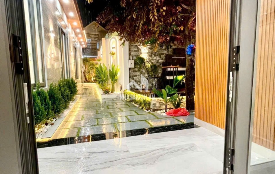 Bán Nhà Sân Vườn Đẹp Mặt Tiền Hẻm Huỳnh Tấn Phát Phú Xuân Nhà Bè – Giá 6,8 Tỷ