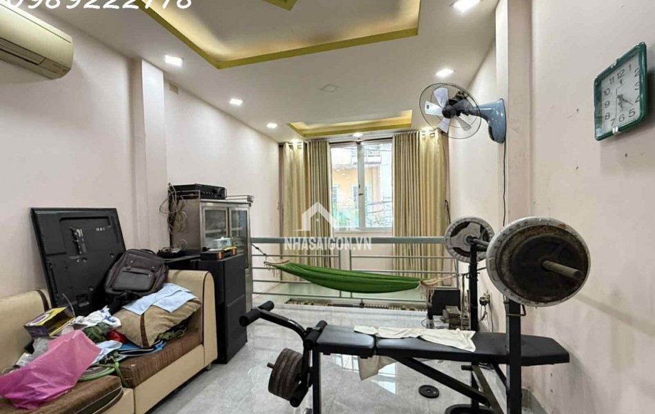BÁN NHÀ ĐƯỜNG 3/2 , P12- XE HƠI ĐẬU CỬA - KHU PHÂN LÔ -SỔ VUÔNG ĐẸP - 5 TẤM HC ĐỦ- 4PN . MT 8