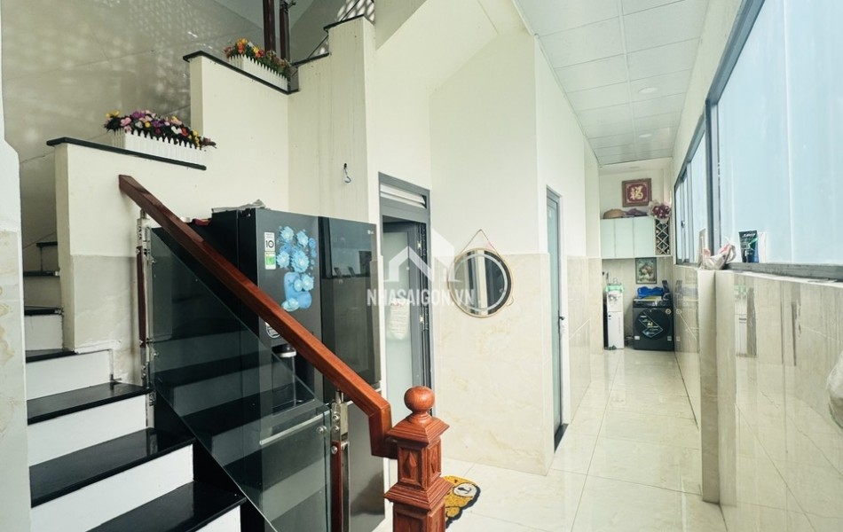 BÁN NHÀ LÔ GÓC 2 MT ĐƯỜNG SỐ 8, LINH XUÂN