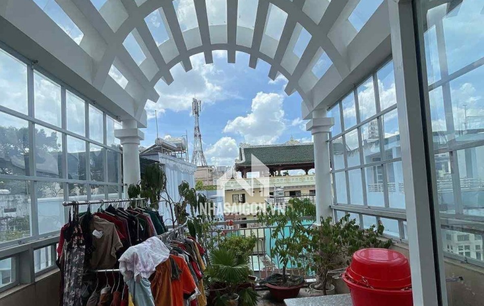 BÁN NHÀ  NGUYỄN TRI PHƯƠNG- PHƯỜNG 4 - SÁT MẶT TIỀN- 3X10M - 5 TẦNG - 3 PHÒNG  NGỦ- VỊ TRÍ CỰC ĐẮC ĐỊA-   . MT 175
