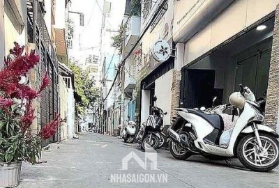 BÁN NHÀ ĐẶNG VĂN NGỮ- P10- XE HƠI NGỦ TRONG NHÀ - NGANG KHỦNG HƠN 5M - 1 XẸC THẲNG TẮP - CÁCH MẶT TIỀN 15M - 62M . MT 178