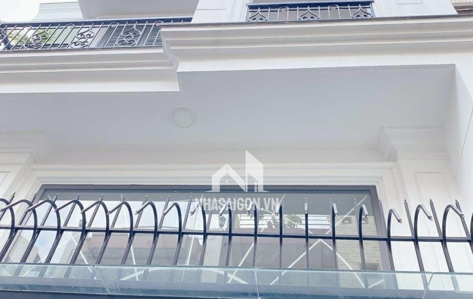 BÁN NHÀ HẺM NHỰA 8M -  HUỲNH VĂN BÁNH - P.13  - ÔTÔ TRÁNH THÔNG HOÀNG SA - 4 TẦNG VUÔNG VỨC 74M2. MT 49