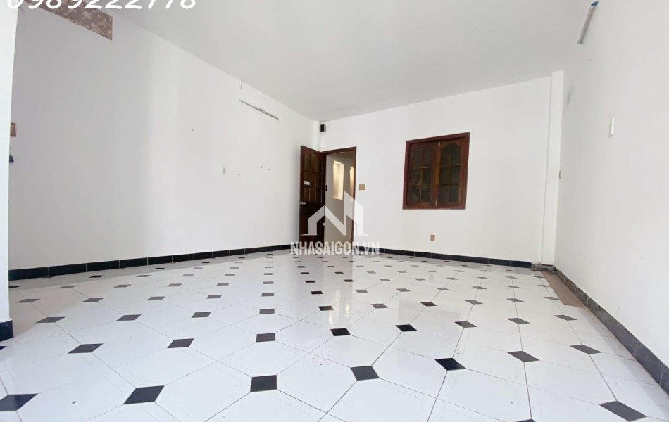 BÁN NHÀ HẺM NHỰA 8M -  HUỲNH VĂN BÁNH - P.13  - ÔTÔ TRÁNH THÔNG HOÀNG SA - 4 TẦNG VUÔNG VỨC 74M2. MT 49