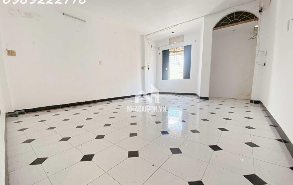 BÁN NHÀ HẺM NHỰA 8M -  HUỲNH VĂN BÁNH - P.13  - ÔTÔ TRÁNH THÔNG HOÀNG SA - 4 TẦNG VUÔNG VỨC 74M2. MT 49