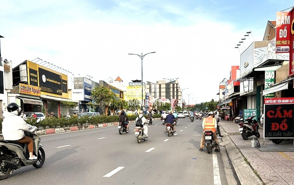 NHÀ  5 TẦNG-DT SÀN HƠN 208M2,HXH NGAY LÊ VĂN VIỆT-HOÀNG HỮU NAM,Q9  6TỶ9