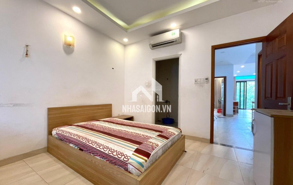 Bán Nhà ngay đường Trần Nhật Duật P.Tân Định Quận 1, Cách Nhà Thờ Tân Định chỉ 500m 