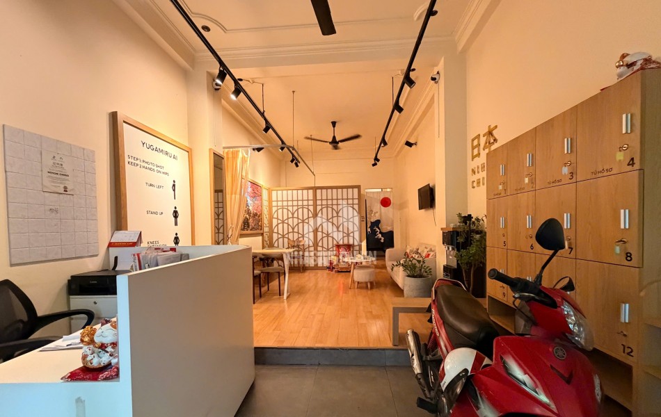 Bán Nhà ngay đường Trần Nhật Duật P.Tân Định Quận 1, Cách Nhà Thờ Tân Định chỉ 500m 