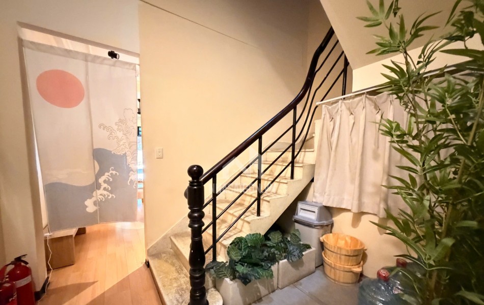 Bán Nhà ngay đường Trần Nhật Duật P.Tân Định Quận 1, Cách Nhà Thờ Tân Định chỉ 500m 