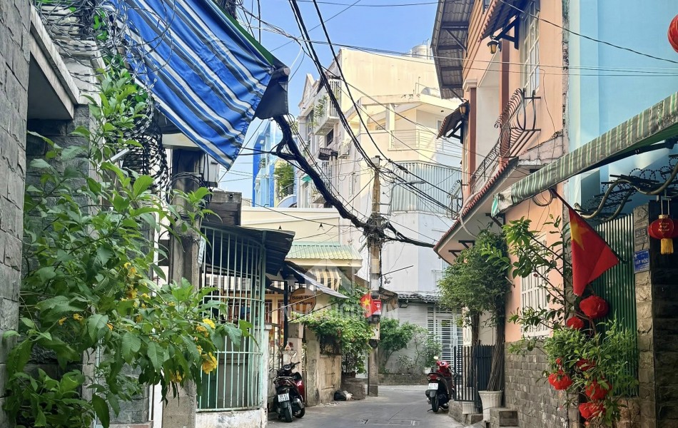 Bán nhà hẻm xe hơi Tân Bình -  Lê Văn Sỹ - 40m2x3 tầng, 5 phòng - khu VIP chỉ 7. tỷ