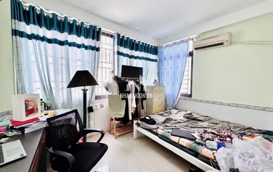 TRUNG TÂM TÂN BÌNH - 4x10.5 x 4 tầng BTCT/ 4 pn - 1 bước ra mặt tiền.