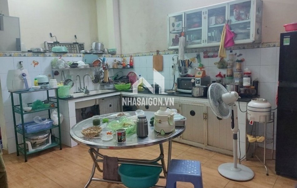 GIỮA PHƯỜNG 13 TÂN BÌNH - 86m2 - 5x17.5 - 4 phòng ngủ siêu rộng, sân riêng để xe - 8.6 tỷ