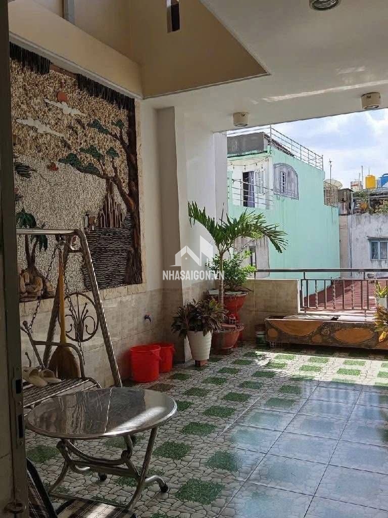 Siêu phẩm cho Gia Đình - Ngã 6 Lý Thái Tổ - 40m2, 5PN, cứng cáp, sát mặt tiền - giá tốt.