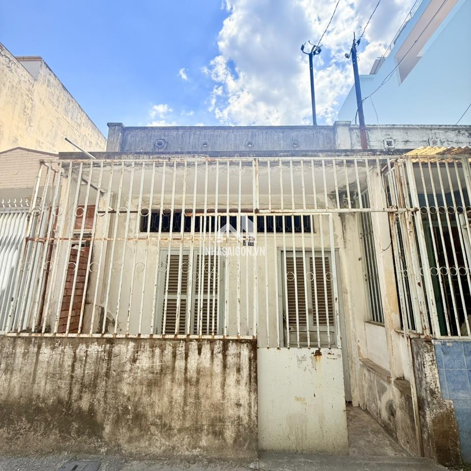 QUẬN 10 - NGÃ SÁU NGUYỄN TRI PHƯƠNG - 1 căn ra mặt tiền - 65m2, ngang 6.5m - giá cực hấp dẫn.