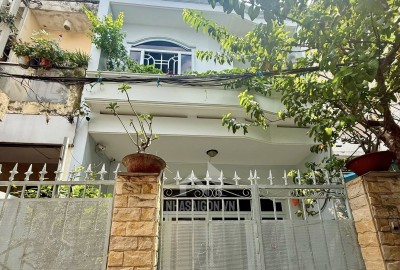 GIỮA PHƯỜNG 13 TÂN BÌNH - 86m2 - 5x17.5 - 4 phòng ngủ siêu rộng, sân riêng để xe - 8.6 tỷ