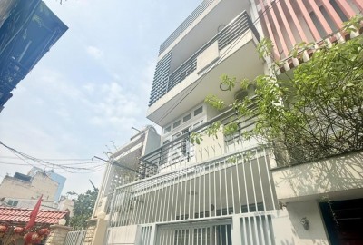 Ngay khu SÂN BAY TSN - Nhà đẹp 3 tấm đúc, 49.5m2, ngang lớn, hẻm thông, sát mặt tiền - 9.9 tỷ.