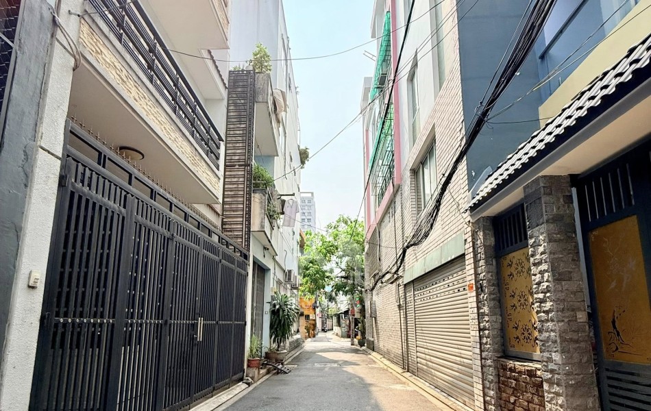 NGUYỄN HỒNG ĐÀO - HÀNG XÓM UBND QUẬN TÂN BÌNH - 1/ XẸC - XE HƠI ĐỖ CỬA, 4 X 17 X 4 TẦNG - 11. TỶ