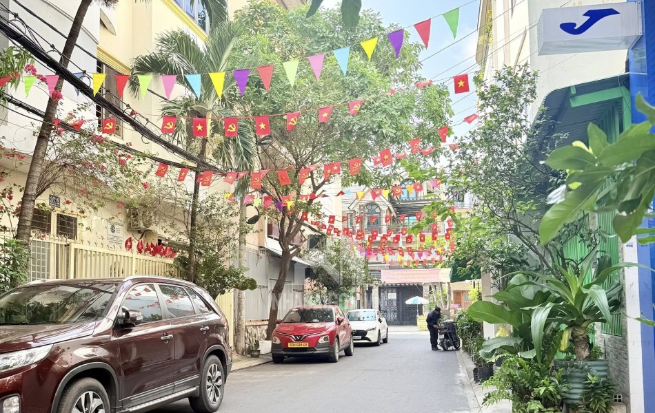 MỘT 9 MỘT 10 VỚI K300 - 70M2 X 4 TẦNG - KẾ BÊN CÔNG VIÊN HOÀNG VĂN THỤ - LEXUS NGỦ NHÀ.