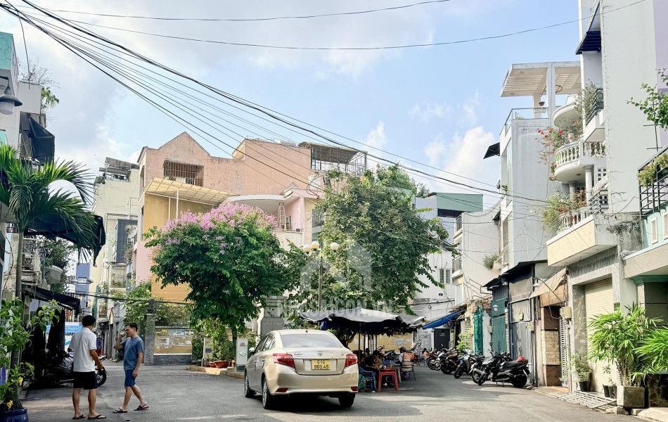 CHỈ 9 TỶ - AC CÓ NGAY NHÀ HXH ĐỖ CỬA TRỤC XUYÊN TÂM - ĐỐI DIỆN CÔNG VIÊN MINI - 3 BƯỚC RA BỜ KÈ HÓNG GIÓ.