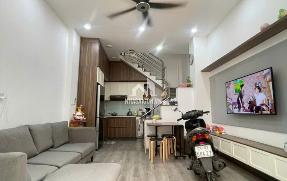 Nhà 4 tầng Vườn Lài, chỗ đậu ô tô, gần UB Tân Phú, 4.9 tỷ