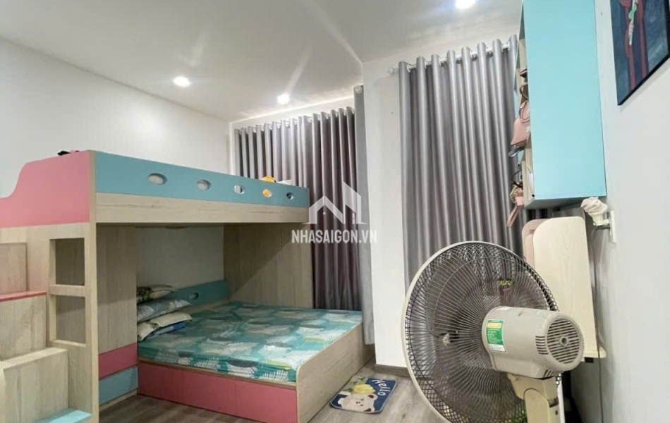 Nhà 4 tầng Vườn Lài, chỗ đậu ô tô, gần UB Tân Phú, 4.9 tỷ