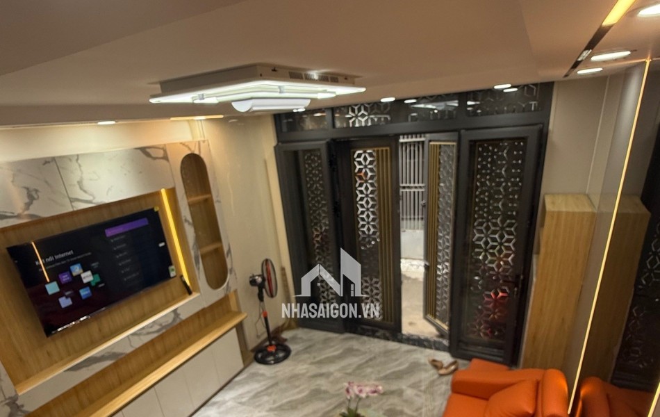 Nhà đẹp Gò Vấp giá rẻ - Chỉ 4.95T - Xe hơi đậu cách nhà 10m