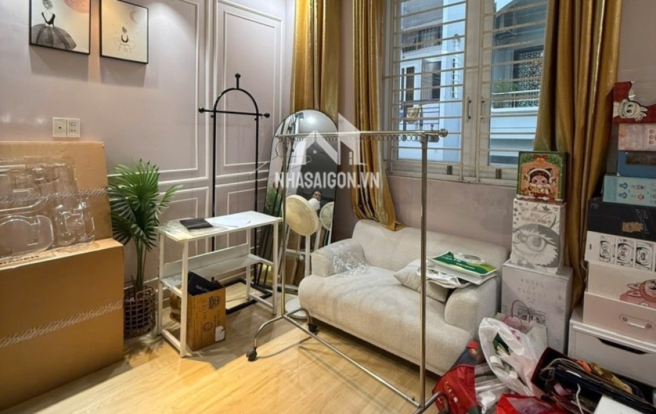 NGUYỄN HỒNG ĐÀO - HÀNG XÓM UBND QUẬN TÂN BÌNH - 1/ XẸC - XE HƠI ĐỖ CỬA, 4 X 17 X 4 TẦNG - 11. TỶ