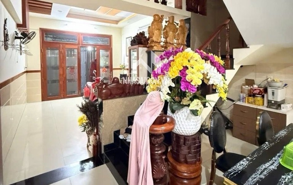 CHỈ 9 TỶ - AC CÓ NGAY NHÀ HXH ĐỖ CỬA TRỤC XUYÊN TÂM - ĐỐI DIỆN CÔNG VIÊN MINI - 3 BƯỚC RA BỜ KÈ HÓNG GIÓ.