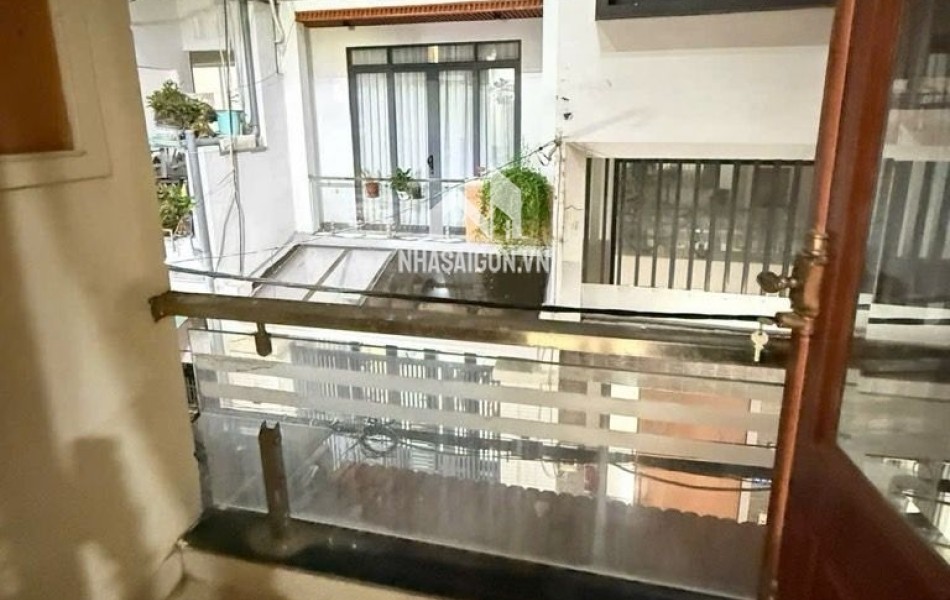 CHỈ 9 TỶ - AC CÓ NGAY NHÀ HXH ĐỖ CỬA TRỤC XUYÊN TÂM - ĐỐI DIỆN CÔNG VIÊN MINI - 3 BƯỚC RA BỜ KÈ HÓNG GIÓ.