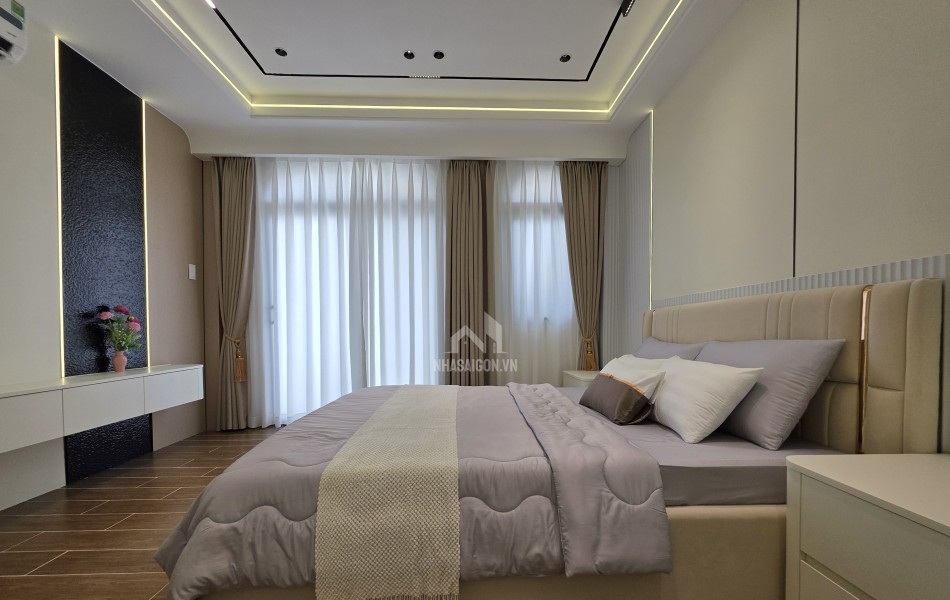 Nhà đẹp 3PN full nội thất hẻm xe hơi cách mặt tiền 15m đường Phan Huy Ích Gò Vấp