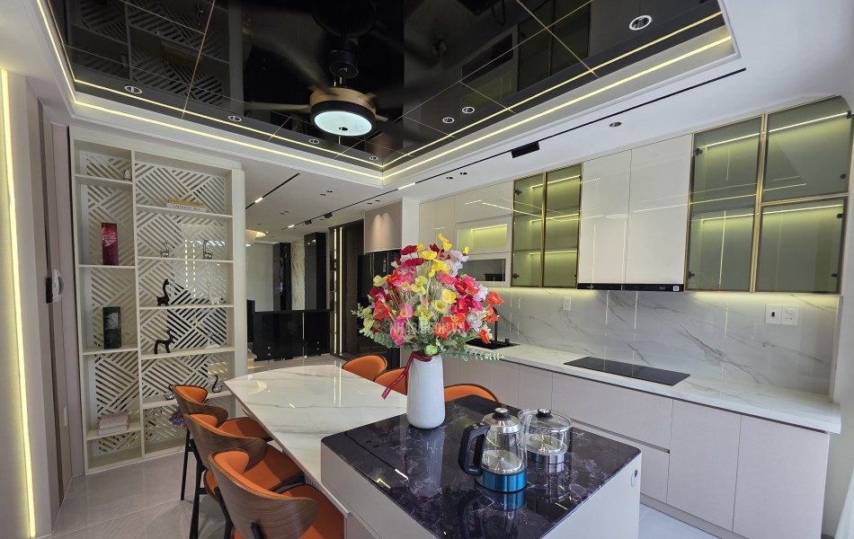 Nhà đẹp 3PN full nội thất hẻm xe hơi cách mặt tiền 15m đường Phan Huy Ích Gò Vấp