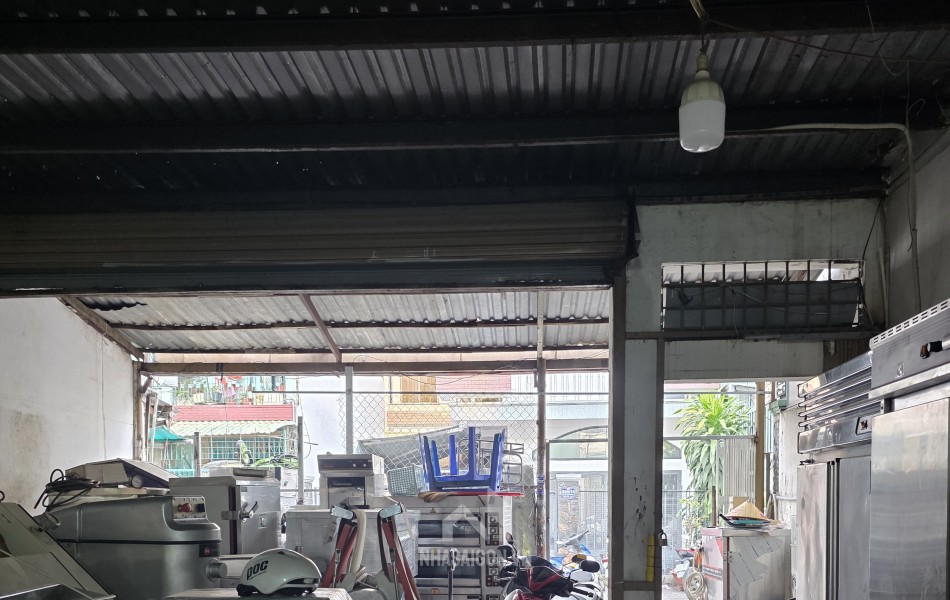 Bán Nhà C4 137 m2 Giá 6.8 tỷ Hẻm Xe Tải Cách Đường Trường Chinh 20m