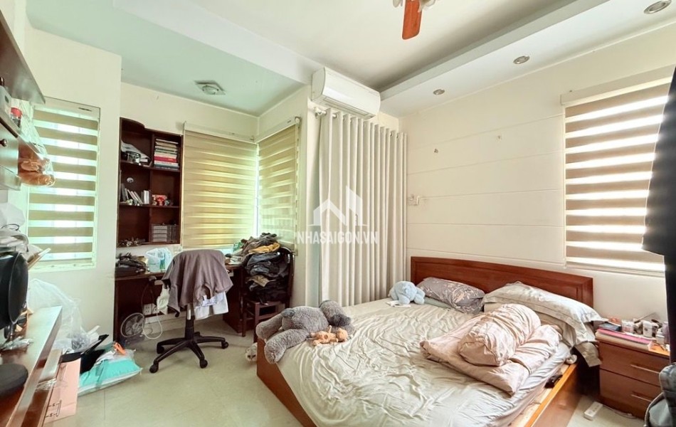Hàng xóm KS Đệ Nhất - NGAY công viên mát mẻ - xe hơi tung tăng - chính chủ để giá Sốc